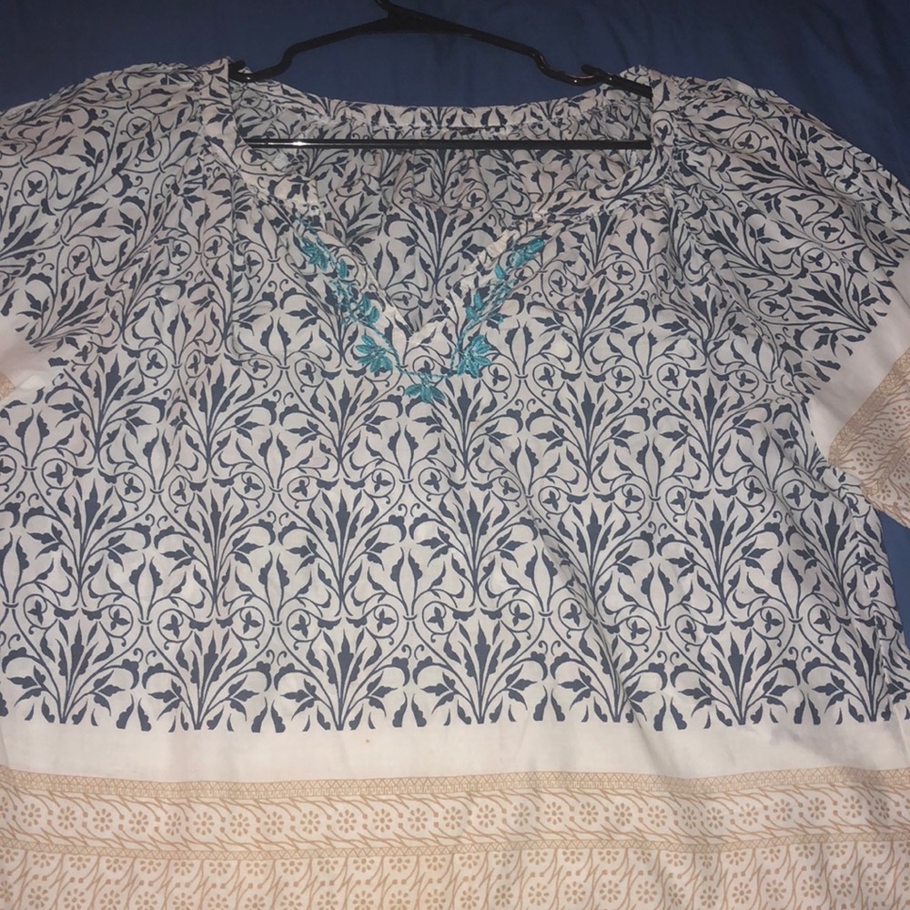 Quarter sleeve blouse
